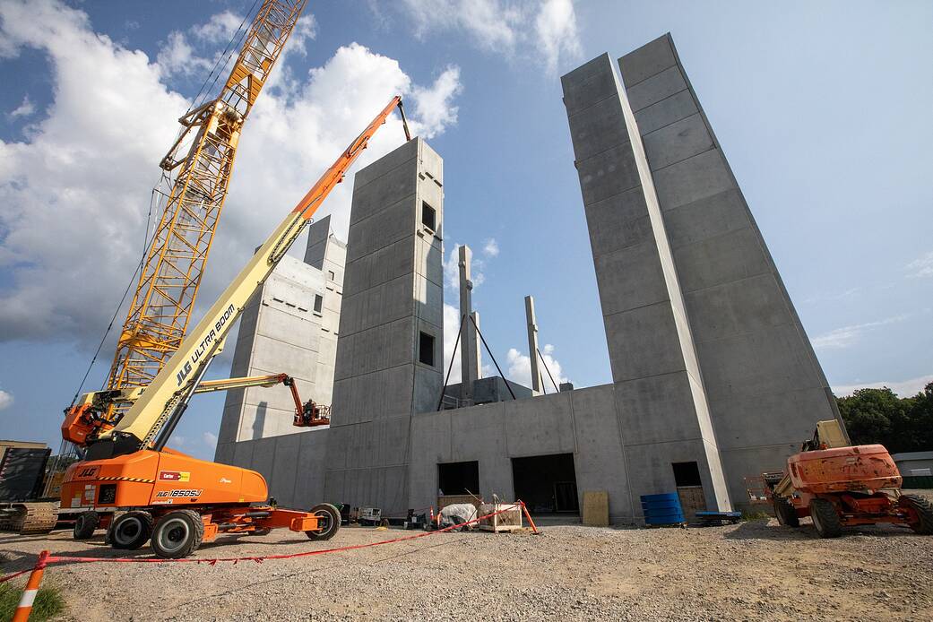 Flight Dynamics Research Facility Construction