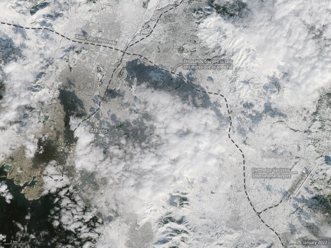 An unusual snowstorm has blanketed parts of Turkey and Greece, causing power cuts and chaos on the roads and flight cancellations. Two images from Copernicus Sentinel-2 show Athens before and after the snowstorm.