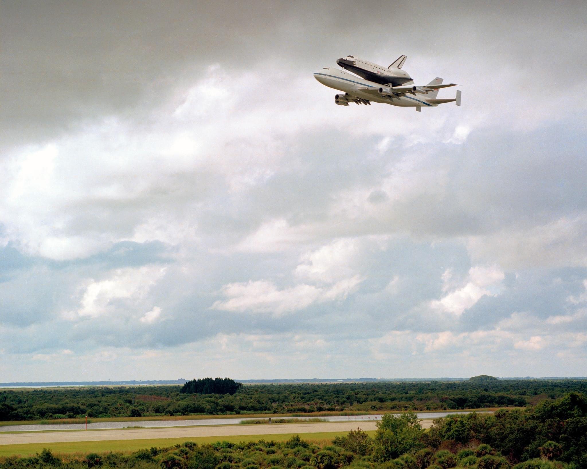 Discovery atop the SCA arrives at NASA’s Kennedy Space Center in Florida